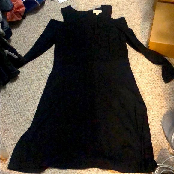 Black fit and flare dress with open shoulders - Picture 2 of 2